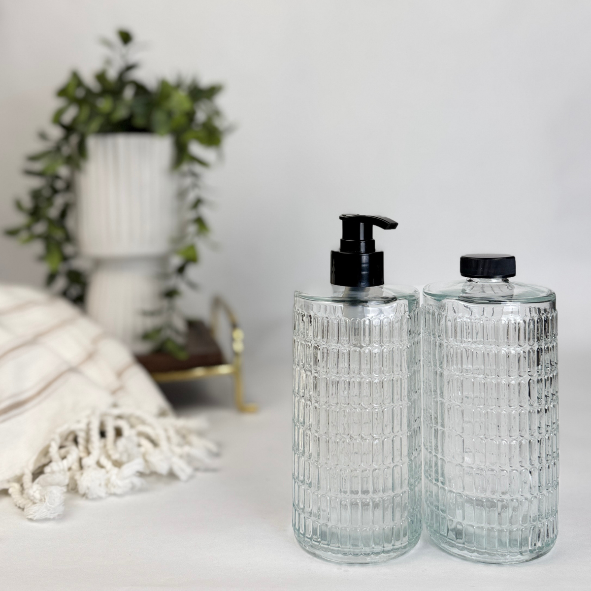 Retro Glass Bottle Dispenser product detail
