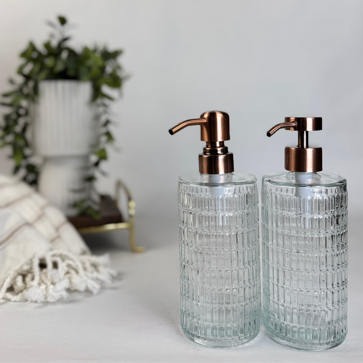 Retro Glass Bottle Dispenser product detail